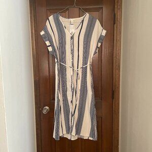 Size Medium H&M button-front blue white crepe dress